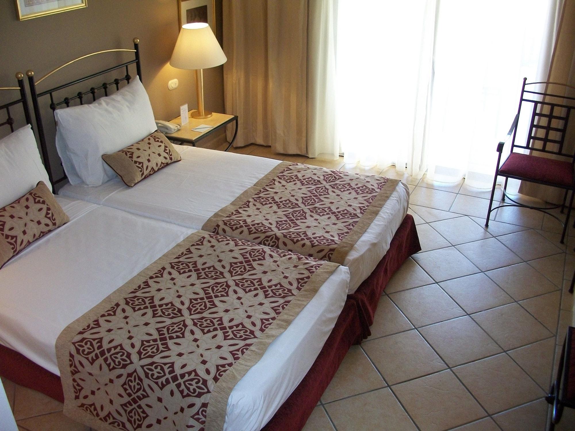 Jaz Makadi Saraya Resort Hurghada Exterior photo A bed runner