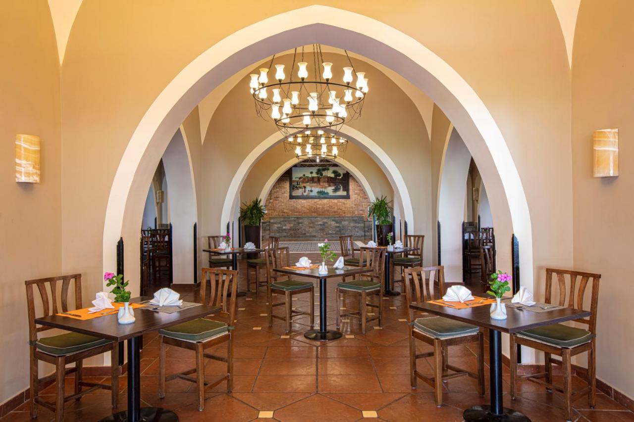 Jaz Makadi Saraya Resort Hurghada Exterior photo The restaurant