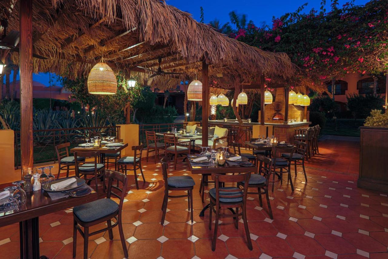 Jaz Makadi Saraya Resort Hurghada Exterior photo Restaurant at the resort