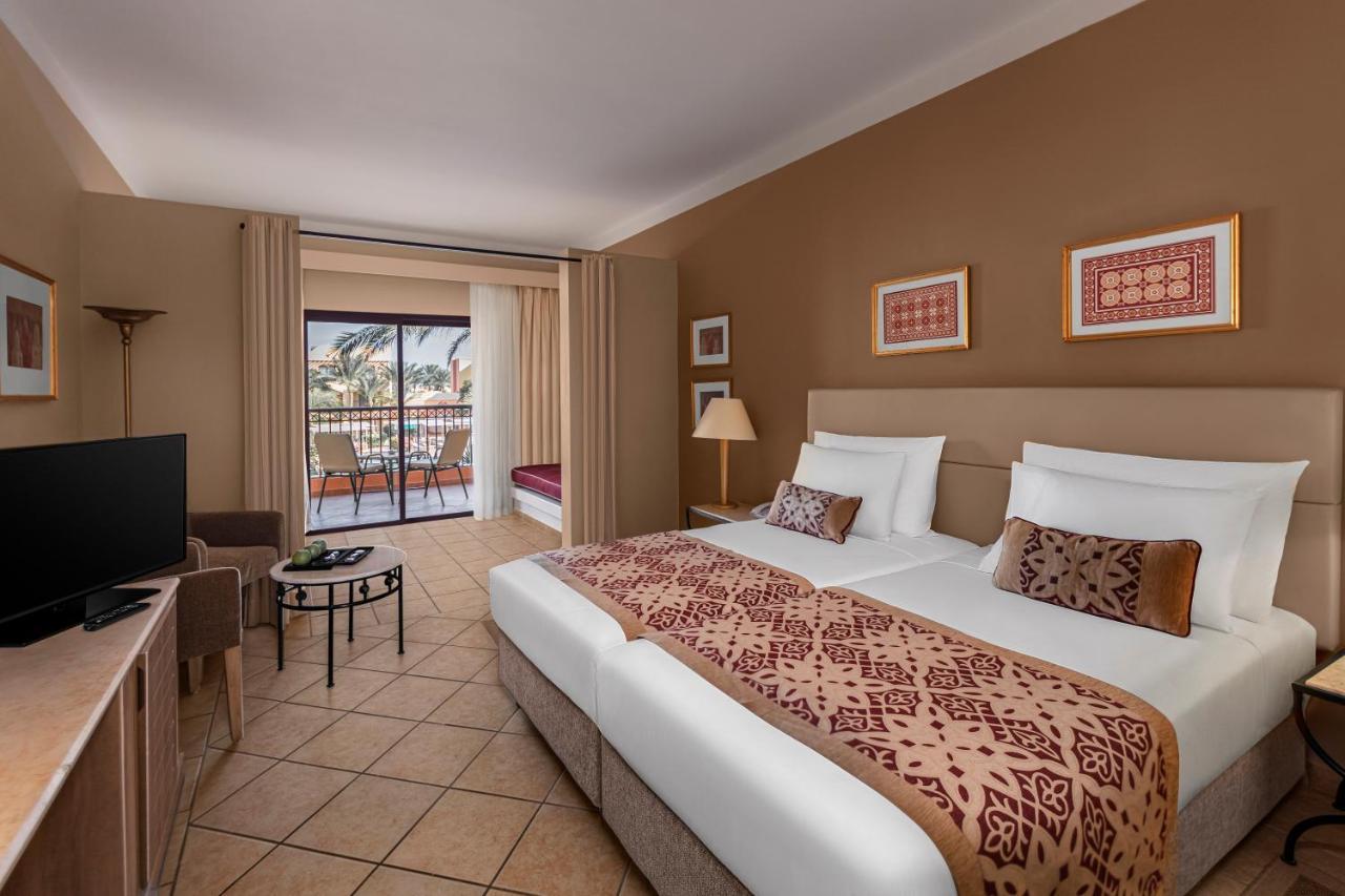 Jaz Makadi Saraya Resort Hurghada Exterior photo A room at the hotel